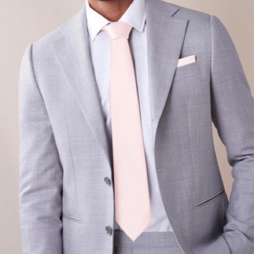 Gentleman’s collection matte satin tie